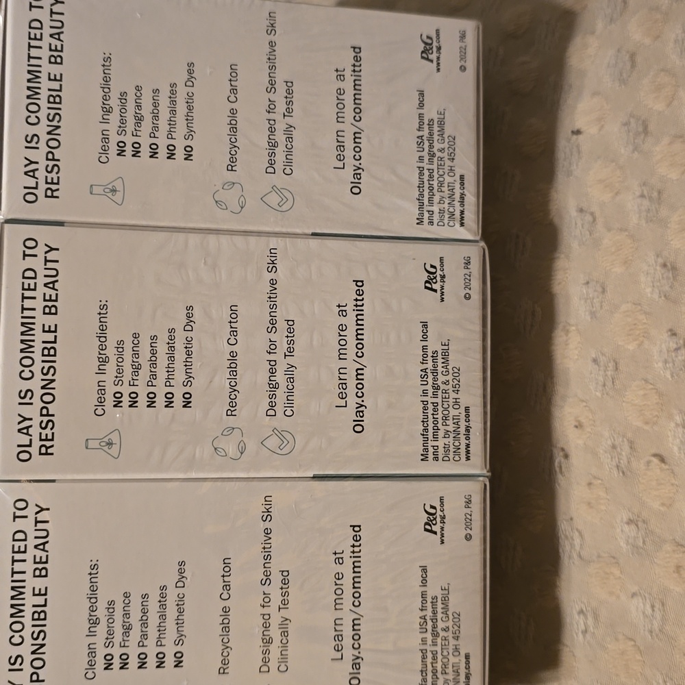 Olay Minis Sensitive Soothing Moisturizer - White and Gray - Picture 3 of 3